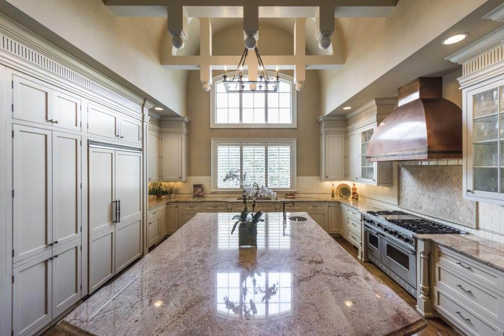Kitchen 1